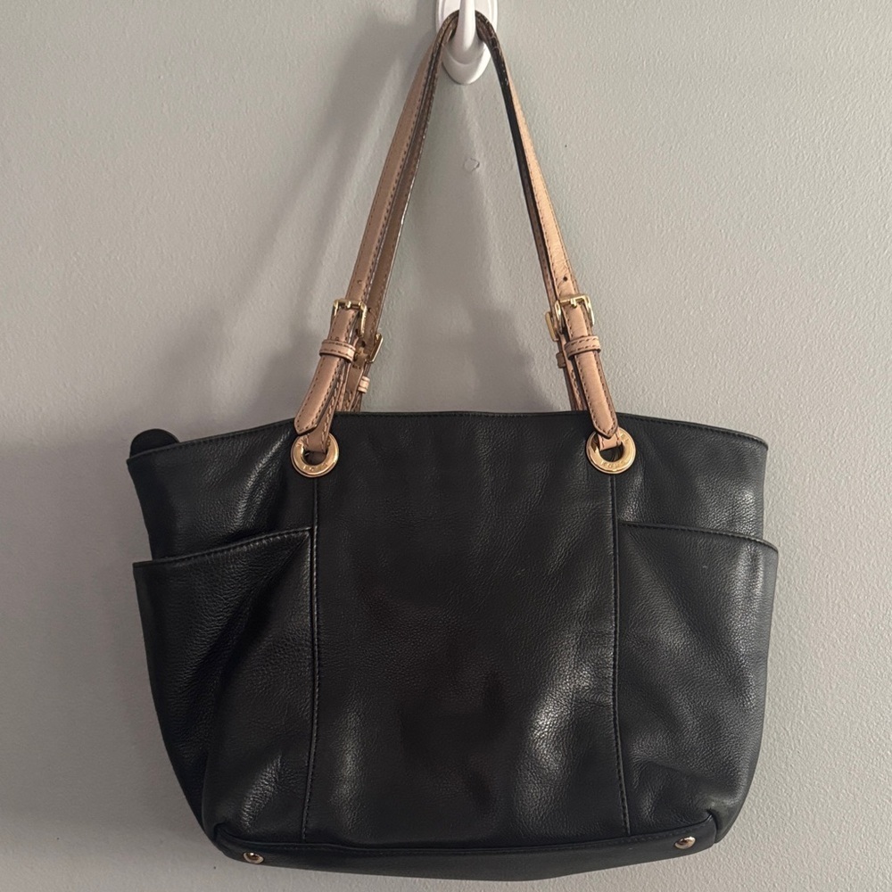 Michael Kors Brown Jet Set Shoulder Bag with Gold Accents - Picture 4 of 6